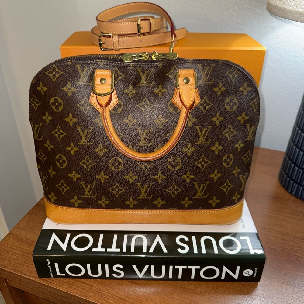 Authentic Louis Vuitton Classic Monogram Alma